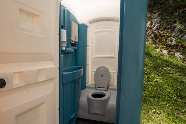 Best Construction site porta potty rental  in Blasdell, NY